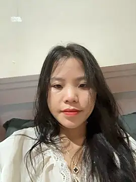 Snapshot of Bella_7777 chatting on October 2025 03:29:01 PM Bella 7777 online show from October 2025 03:29:01 PM