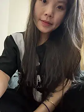 Snapshot of Bella_7777 chatting on May 2026 01:28:02 PM Bella 7777 online show from May 2026 01:28:02 PM