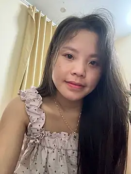 Snapshot of Bella_7777 chatting on May 2026 03:42:02 PM Bella 7777 online show from May 2026 03:42:02 PM