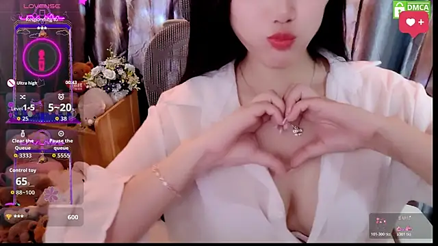 Snapshot of HanaYourlove chatting on June 2026 11:10:01 AM HanaYourlove online show from June 2026 11:10:01 AM