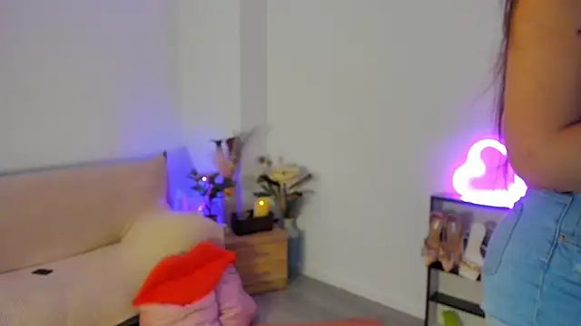 Snapshot of Kylie_Kathy chatting on September 2025 06:34:01 PM Kylie Kathy online show from September 2025 06:34:01 PM