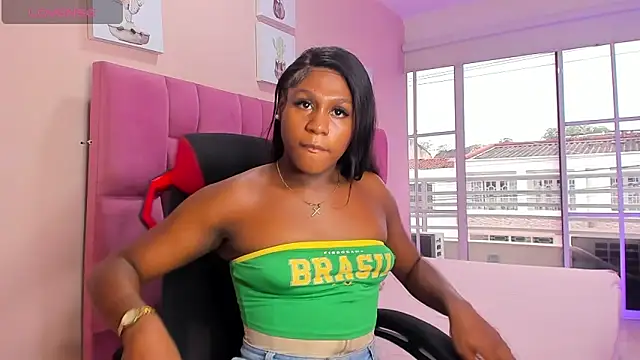 ANNIE DOLCE  online show from October 2025 03:09:01 PM