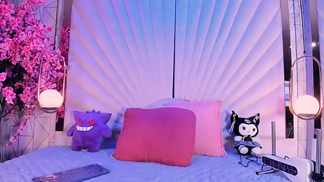 VesperVelvet online show from April 2026 05:05:01 AM