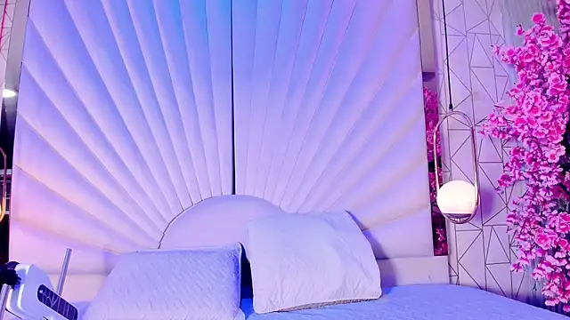 VesperVelvet online show from May 2026 05:13:01 AM