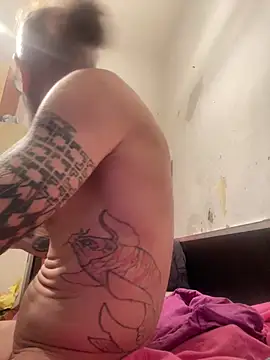 crisfootlicker online show from July 2026 06:56:01 PM