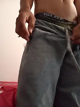 Snapshot of brehyder chatting on April 2026 07:09:02 PM brehyder online show from April 2026 07:09:02 PM