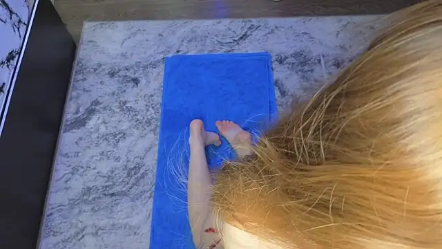 Candy Flosse online show from October 2025 08:27:02 AM