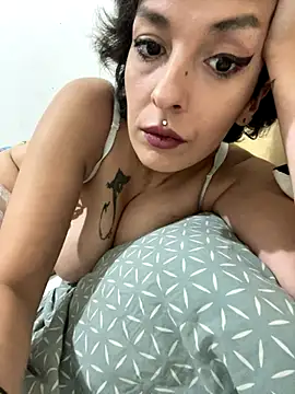 Snapshot of Piggiteablacktea chatting on September 2025 08:01:01 PM Piggiteablacktea online show from September 2025 08:01:01 PM