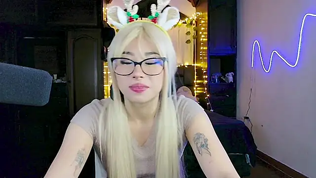 Shisuku Sophi online show from November 2025 01:52:02 AM