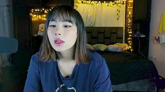 Shisuku Sophi online show from February 2026 01:35:02 AM