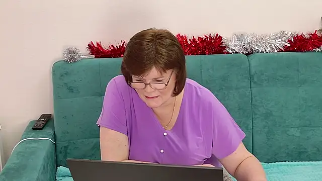 Snapshot of Sandra_Sunrise chatting on December 2025 12:01:01 PM Sandra Sunrise online show from December 2025 12:01:01 PM