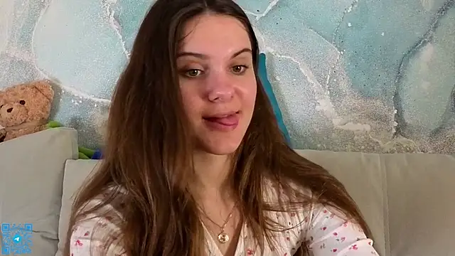 Snapshot of chloemilka chatting on June 2026 06:34:02 PM chloemilka online show from June 2026 06:34:02 PM
