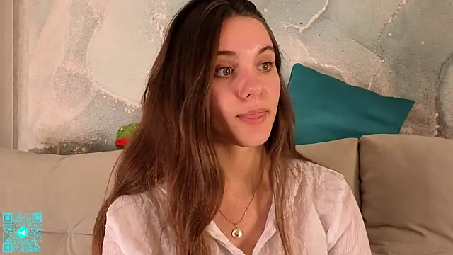 Snapshot of chloemilka chatting on July 2026 06:44:01 PM chloemilka online show from July 2026 06:44:01 PM