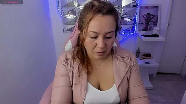 Snapshot of camixxx_m chatting on September 2025 01:27:01 PM camixxx m online show from September 2025 01:27:01 PM