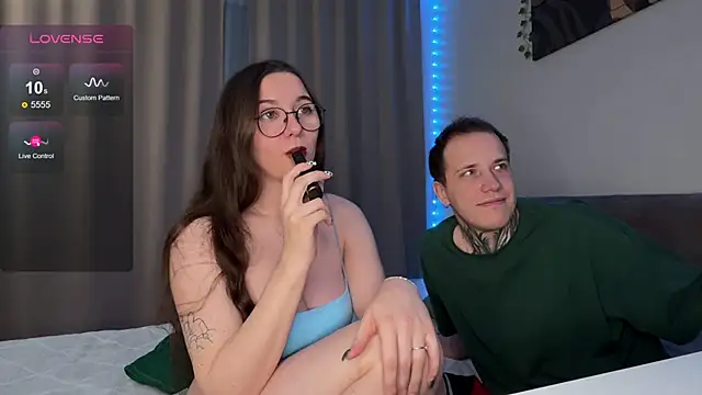 Snapshot of wwow_meow chatting on December 2025 02:14:02 PM wwow meow online show from December 2025 02:14:02 PM