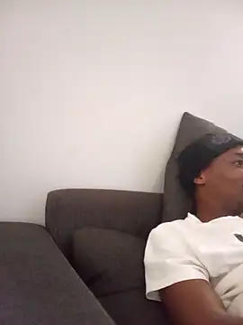 Snapshot of KinkyJ_ chatting on November 2025 07:08:02 AM KinkyJ online show from November 2025 07:08:02 AM