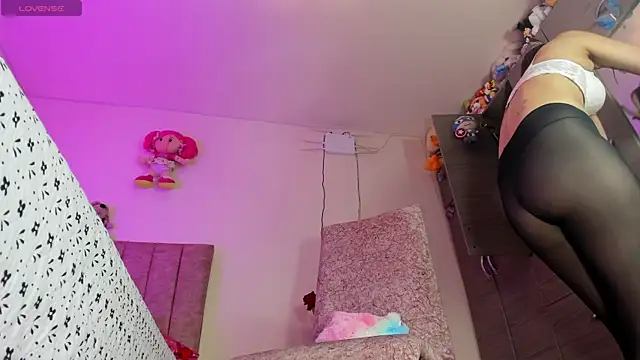 hot Dariana pantyhose online show from April 2026 03:17:01 PM