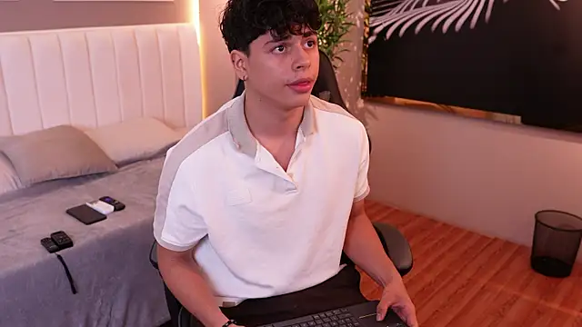 Ethan occonor online show from October 2025 12:11:01 AM