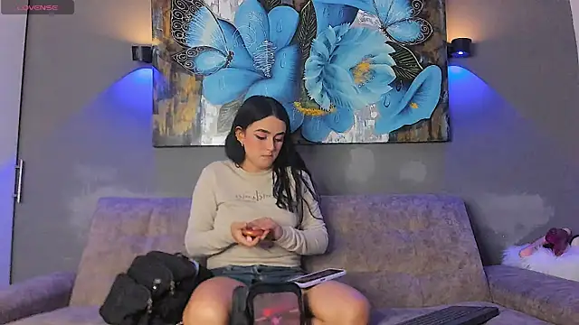 elizabeth lamer online show from April 2026 01:11:01 AM