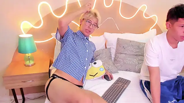 Enrrixxx  online show from November 2025 12:32:01 AM