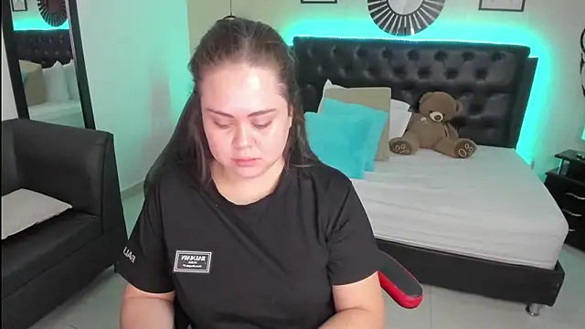 LolaVillalobos online show from September 2025 11:35:01 AM