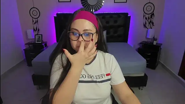 LolaVillalobos online show from September 2025 11:36:02 AM