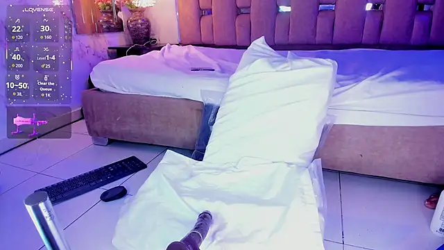 NinaCapelli online show from September 2025 05:06:02 AM