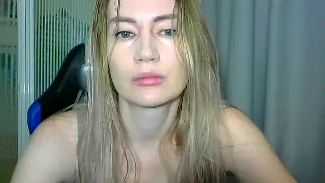 Snapshot of JessFoxxx chatting on November 2025 02:47:01 AM JessFoxxx online show from November 2025 02:47:01 AM