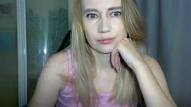 Snapshot of JessFoxxx chatting on November 2025 02:56:02 AM JessFoxxx online show from November 2025 02:56:02 AM