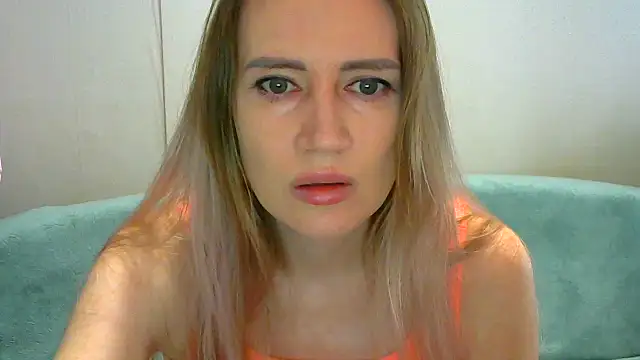 Snapshot of JessFoxxx chatting on March 2026 03:44:01 AM JessFoxxx online show from March 2026 03:44:01 AM