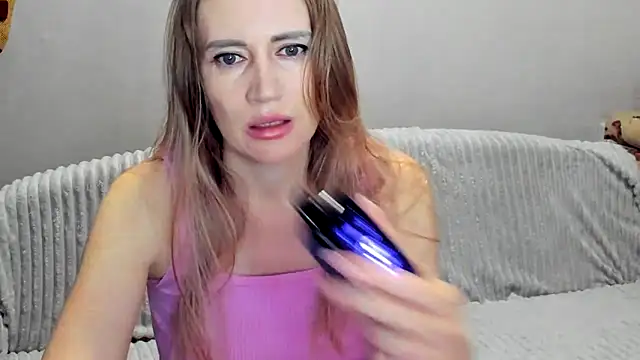 Snapshot of JessFoxxx chatting on April 2026 03:42:01 AM JessFoxxx online show from April 2026 03:42:01 AM