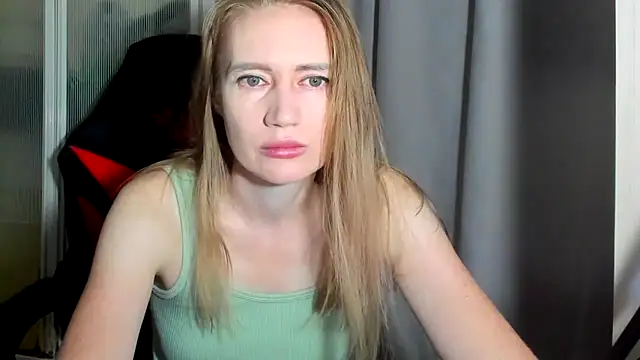 Snapshot of JessFoxxx chatting on May 2026 02:30:01 AM JessFoxxx online show from May 2026 02:30:01 AM