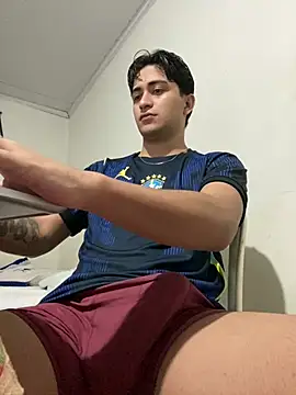Tavinho067 online show from May 2026 12:41:02 AM