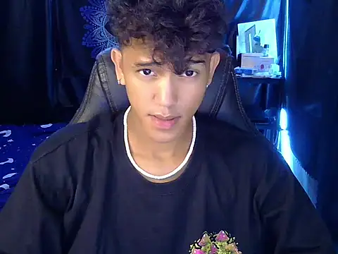Snapshot of kenbigcockxx chatting on April 2026 08:50:02 AM kenbigcockxx online show from April 2026 08:50:02 AM