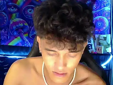 Snapshot of kenbigcockxx chatting on April 2026 06:44:02 PM kenbigcockxx online show from April 2026 06:44:02 PM