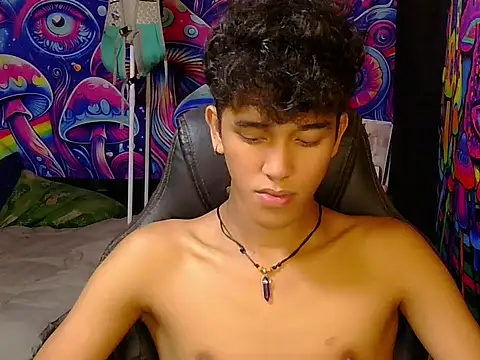 Snapshot of kenbigcockxx chatting on May 2026 05:34:01 AM kenbigcockxx online show from May 2026 05:34:01 AM