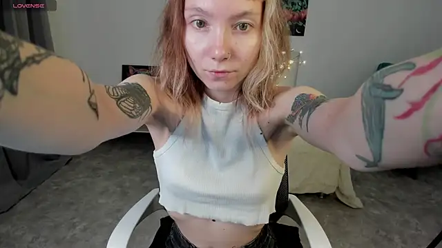 Snapshot of tattoo_art_baby chatting on September 2025 01:27:01 AM tattoo art baby online show from September 2025 01:27:01 AM