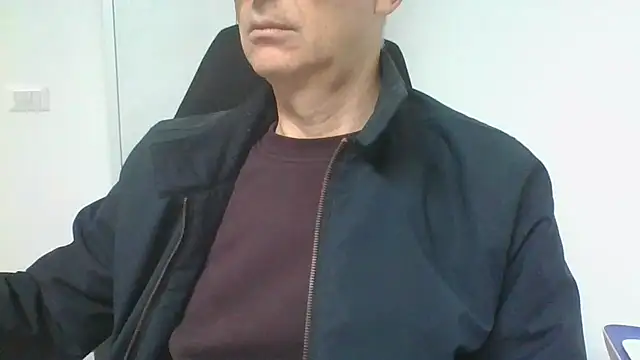 Snapshot of Sensor2000 chatting on December 2025 10:24:01 AM Sensor2000 online show from December 2025 10:24:01 AM