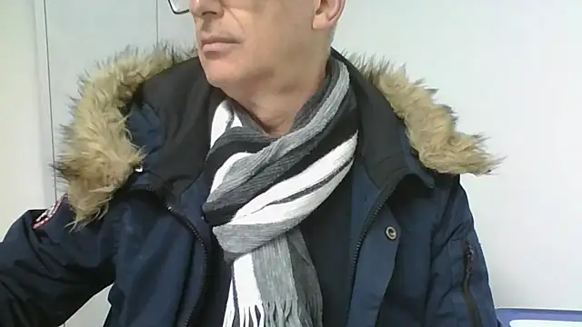 Snapshot of Sensor2000 chatting on February 2026 10:05:01 AM Sensor2000 online show from February 2026 10:05:01 AM