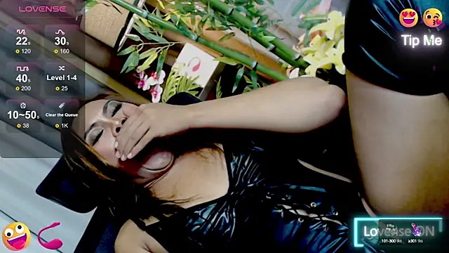 Snapshot of ts_catalheya14 chatting on October 2025 04:59:02 PM ts catalheya14 online show from October 2025 04:59:02 PM