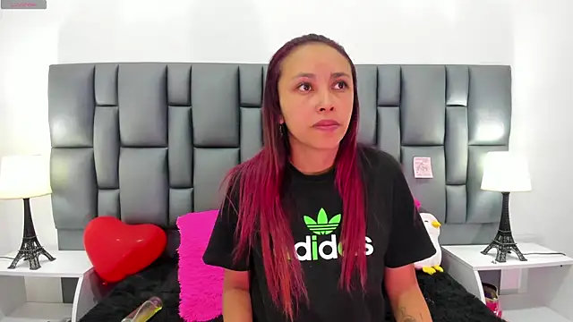 valeriasweet  online show from September 2025 01:35:01 PM