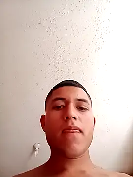 Jeikaliente online show from April 2026 06:41:01 PM