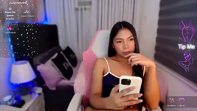 Snapshot of naughtyjayde chatting on April 2026 02:27:02 AM naughtyjayde online show from April 2026 02:27:02 AM