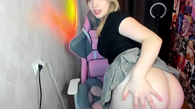 NicoleRiccii online show from June 2026 04:16:02 PM