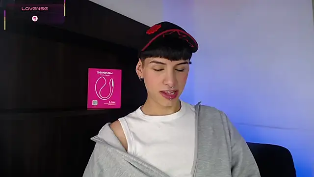 Ezra Storm online show from October 2025 05:08:01 AM