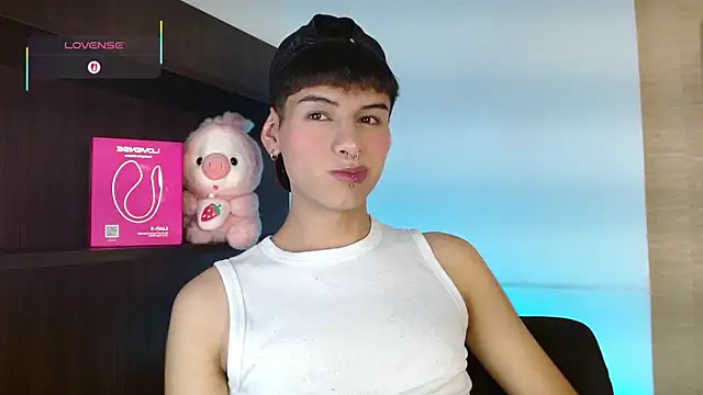 Ezra Storm online show from November 2025 04:44:02 AM