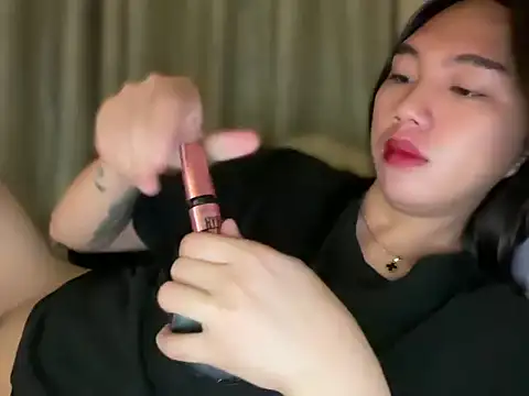 kat mire online show from April 2026 09:12:02 PM