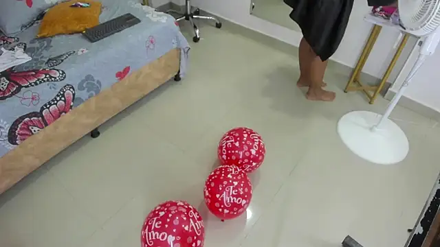 MiiaSmith   online show from September 2025 09:38:02 PM