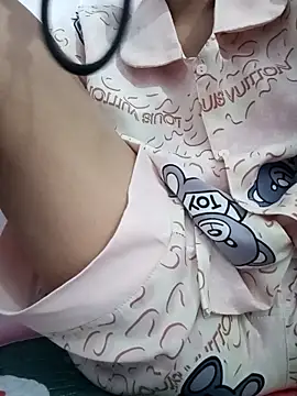 Snapshot of Yoo_j chatting on October 2025 10:59:02 AM Yoo j online show from October 2025 10:59:02 AM