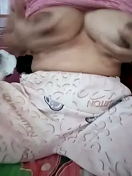 Snapshot of Yoo_j chatting on November 2025 12:42:02 AM Yoo j online show from November 2025 12:42:02 AM